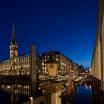 hamburger alsterarkaden mit rathaus (panorama)